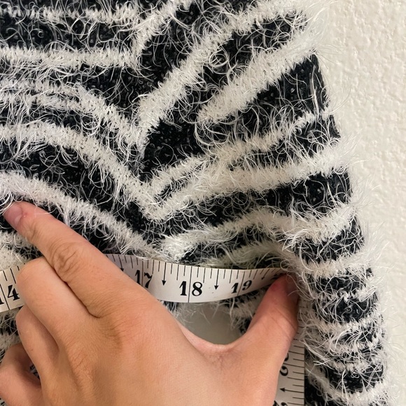 Cozy Knit Zebra Sweater - Picture 4 of 5